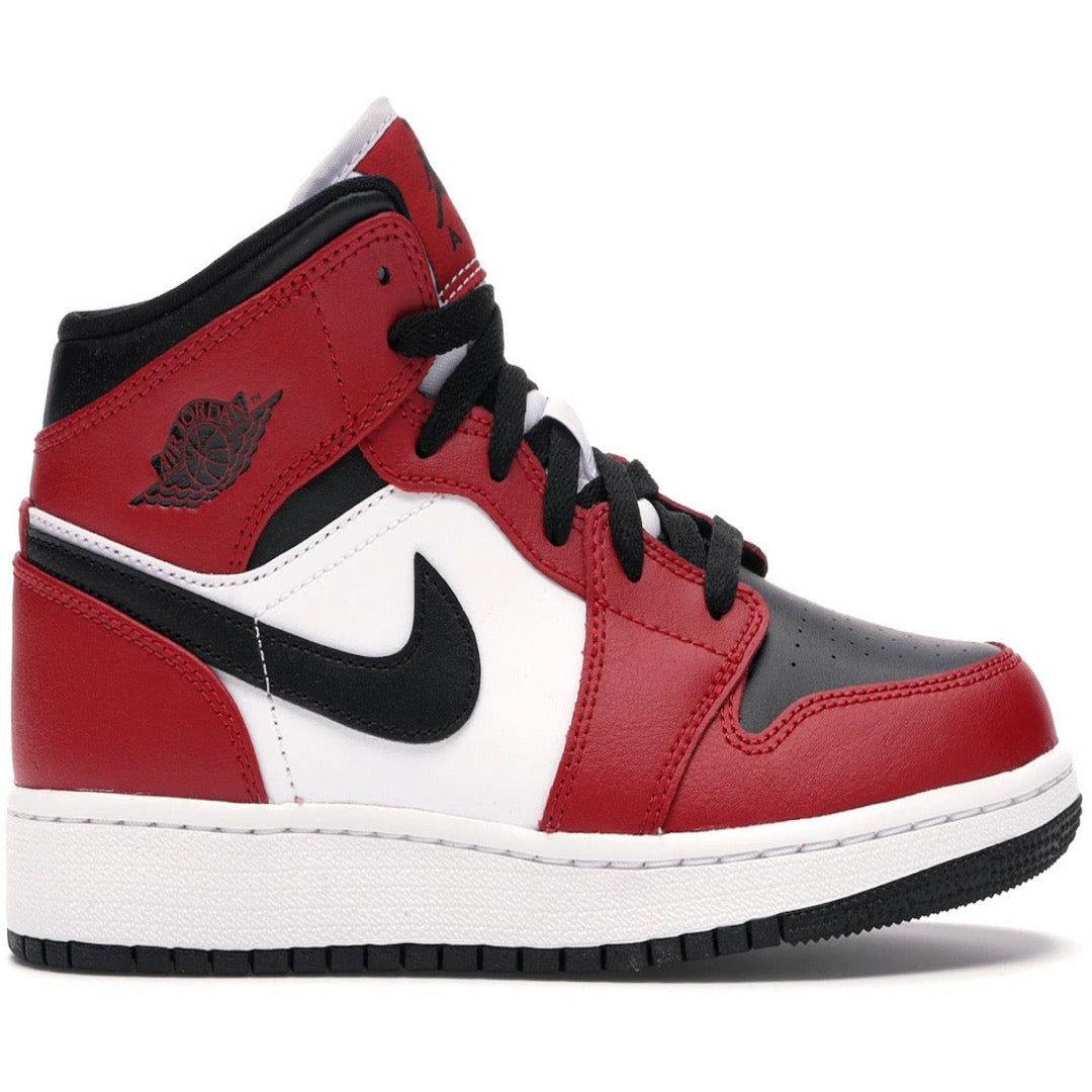 Jordan 1 Mid Chicago Black Toe